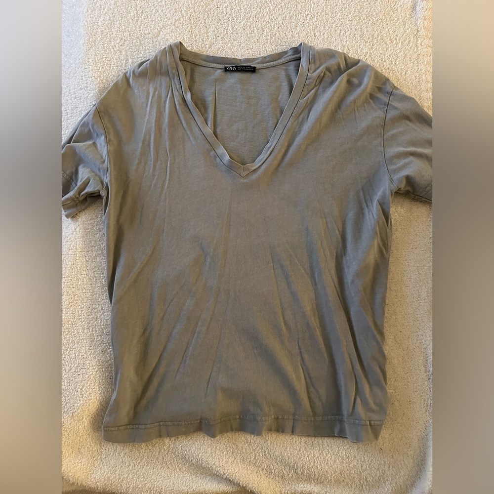 grey/blue zara v-neck tshirt